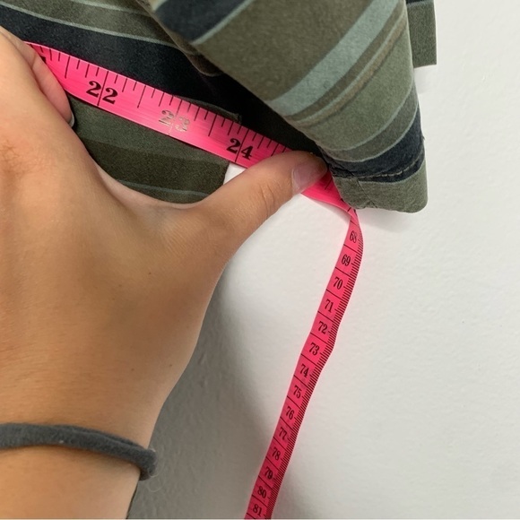 Tommy Bahama green stripe Hawaiian short sleeve button up silk shirt - Picture 8 of 8